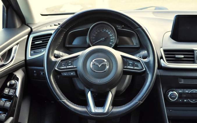 Mazda 3 cena 68800 przebieg: 90000, rok produkcji 2018 z Tarnobrzeg małe 781
